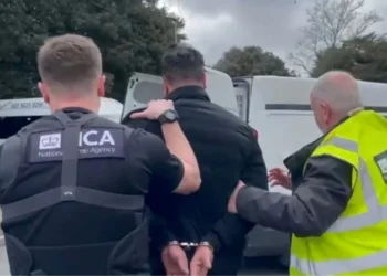 Interpol operacion në Londër, pranga shqiptarit që pagoi Laert Haxhiun për vrasje