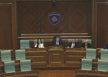Dështon sërish seanca konstituive, komisioni për votim i merr 45 vota