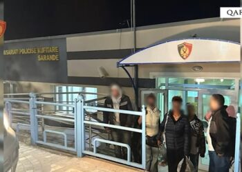 Arrestohet 31-vjeçari në Qafë Botë, po transportonte emigrantë drejt Greqisë