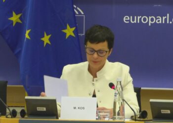 BE kritika Serbisë dhe Kosovës: Formoni institucionet, Vuçiç gaboi kur shkoi në Moskë
