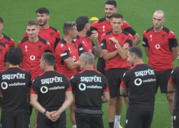 Shqipëri–Serbi me armatim të rëndë, orë ankthi në Tiranë