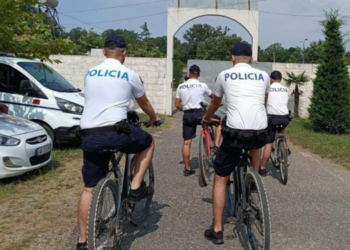 Nga ndalimi i muzikës te kontrolli me dronë, policia masa për sezonin turistik: Kufizohet qarkullim i makinave me…