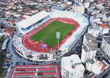 Rreziku i moslicensimit nga UEFA, Vllaznia përplaset me Bashkinë për një koncert në stadium