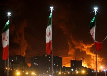 Izraeli lëshon 50 avionë kundër Iranit, godet vendet ku prodhohen raketa