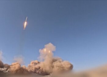 “Mos e prekni Ajatollahun”, Izraeli s’pyet për Moskën, bombardon qendrën kërkimore ushtarake në Teheran