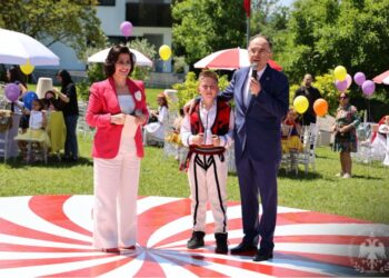 1 Qershori! Presidenti Begaj dhe Zonja e Parë takojnë fëmijë nga të gjitha trevat shqipfolëse