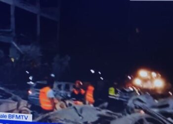 VIDEO / Raketat iraniane mbi Tel Aviv, mediat franceze: Dëme të mëdha në qendër të qytetit! Disa izraelitë të plagosur