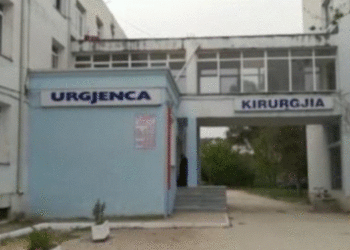 E rëndë në Lushnjë, e moshuara vdes në spital pas injeksionit në ambulancën e lagjes! Dyshohet se…
