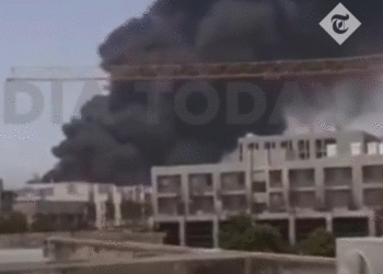 Rrëzohet një avion që udhëtonte nga India drejt Londrës me 242 pasagjerë në bord
