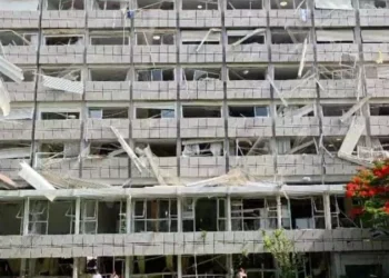 16 të plagosur në Tel Aviv nga sulmi iranian, banorët: Në 08:15 hymë në dhomat e sigurisë, më pas…