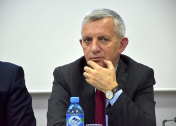 Qemal Minxhozi: Klasa politike kosovare po luan sfidën e sundimit, jo të kompromisit politik