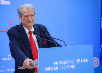 Mungoi disa ditë në konferenca, Berisha: Kalova gjendje gripale. Jam transparent, jo si ai tjetri që shkarkon komandantin e Gardës