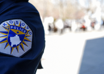 Aksion antidrogë në Kosovë, 22 të arrestuar në disa qytete, sekuestrohen drogë, para dhe armë 