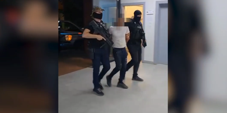 Akuzohet se ka trafikuar drogë në Itali, arrestohet 40-vjeçari me dy mbiemra! Pritet ekstradimi drejt shtetit fqinj