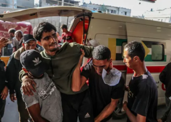 Tanket izraelite hapin zjarr pranë qendrës së ndihmës në Gaza, 26 të vdekur