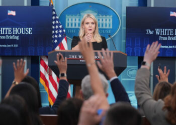 Shtëpia e Bardhë: Trump shtyn vendimin për sulm ndaj Iranit, i jep diplomacisë 2 javë kohë