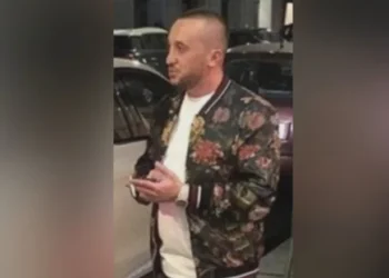 “Nuk ta fal gjakun e djalit, do ta vras”, nëna e Santiago Malkos përplaset me Leonard Dukën. Kreu i “Klanit Duka” mohon të ketë përdorur “Sky ECC”