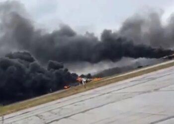 Ukraina godet katër baza ajrore ruse, të paktën 40 avionë të shkatërruar (VIDEO)