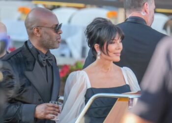 Momente tensioni në dasmën luksoze të Jeff Bezos, çfarë ndodhi me Kris Jenner dhe partnerit të saj?