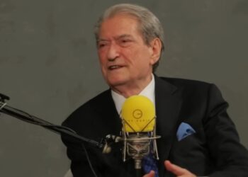 “E nesërmja, magneti im”/ Berisha – gazetares: Mos m’i kujto mëkatet, se i kam të shumta!
