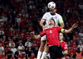 Derbi ballkanas Shqipëri-Serbi, “The Guardian”: Detajet e një ndeshje thriller