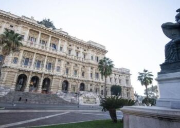 Gjykata e Lartë përplaset me Melonin: Kritika të forta për dekretin e sigurisë dhe marrëveshjen me Shqipërinë
