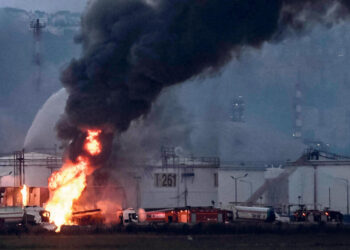 Irani sulmoi rafinerinë e naftës në Haifa, Izraeli: Nuk kemi mungesë karburanti