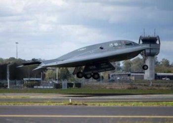 Bombarduesit amerikanë B-2 në Diego Garcia, “mesazh” për Iranin?