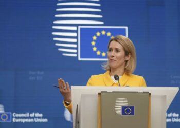 BE paralajmëron: Mbyllja e ngushticës së Hormuzit do i dëmtonte të gjithë