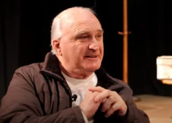 Profil/ Preku probleme të mprehta sociale të kohës përmes skenarëve dhe shfaqjeve, kush ishte Leka Bungo