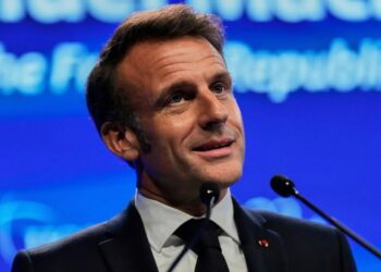 “Po presim një mobilizim europian”, Macron: Nuk do ketë më rrjete sociale për personat nën 15 vjeç në Francë