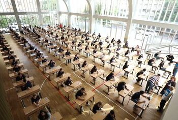 Matura Shtetërore 2025/ Mes kritikave dhe propozimeve për ndryshim, ekspertët ndajnë qëndrimet