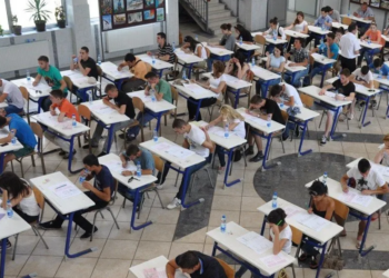 Sot provimi i dytë i Maturës Shtetërore, mbi 27 mijë maturantë testohen për njohuritë në Gjuhën Shqipe
