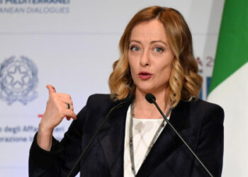 Kërcënoi vajzën e Giorgia Melonit, profesori italian tenton të vetëvritet