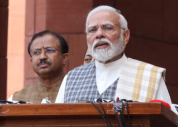 Rrëzimi i avionit, reagon kryeministri i Indisë: E pamundur të përshkruhet dhimbja! Raportime për mbi 130 viktima