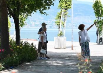 Rama ndan pamjet: Me ëmbëlsinë e freskët të Pogradecit, ju uroj një javë të mbarë