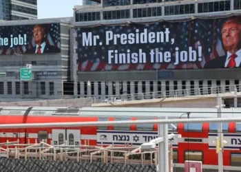 Çfarë e bindi Trump të ndryshojë qëndrim ndaj Iranit, ethet e luftës përçajnë MAGA-n