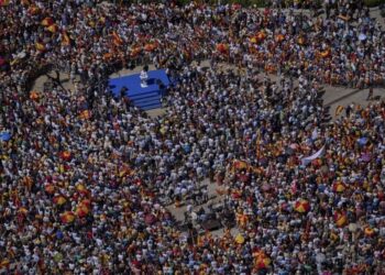 Akuzat për korrupsion, protesta masive në Madrid kundër kryeministrit spanjoll Pedro Sánchez