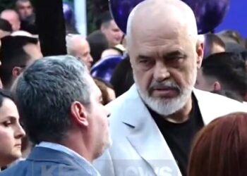 VIDEO / Çfarë diskutoi Rama me kryebashkiakun e Vlorës? Dalin pamjet e bisedës së tensionuar…