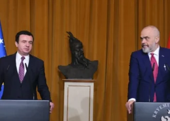 Kurti dhe Rama, analiza e gazetarit: Ja sa i lejojnë intervistat dhe aksesin e medias