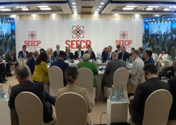 Samiti në Tiranë, Serbia dhe Bosnja votojnë kundër deklaratës, përmendej Rusia dhe Lindja e Mesme