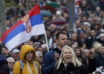 Protesta masive në Serbi, kërkohen zgjedhje të parakohshme dhe largimi i Vuçiç