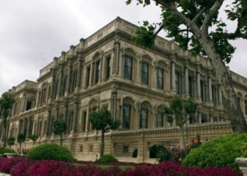 Zbulohet ora dhe vendi i bisedimeve në Stamboll midis Rusisë dhe Ukrainës