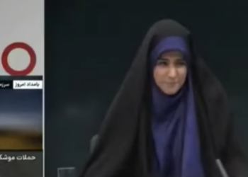 VIDEO / Momenti kur Izraeli bombardon Televizionin Shtetëror Iranian gjatë transmetimit direkt