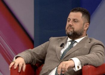 “Berisha po fut në burg komisionerët demokratë”, Sefa ironizon Bylykbashin: Mjeshtri i votës së diasporës