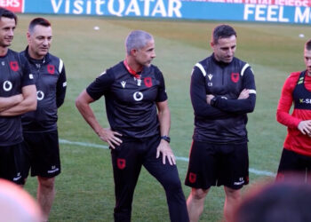 Sfida me Serbinë, Sylvinho sakrifikon katër futbollistë
