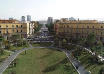 Qeveria miraton programin për punësim në administratë! 600 të rinj trajnim me pagesë, 250 prej tyre do punësohen