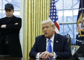 Trump korrigjon shkarkimet e Elon Musk dhe rikthen punonjësit në detyrë