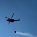Del jashtë kontrollit zjarri në fshatrat e Vlorës, ndërhyn helikopteri me ujë