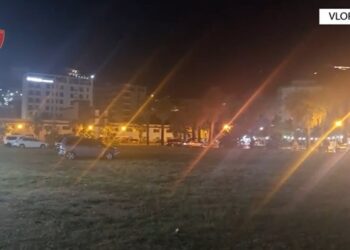 Zaptoi tokën publike në Vlorë dhe e ktheu në parking, procedohet ‘pronari’ dhe drejtori i Policisë Bashkiake